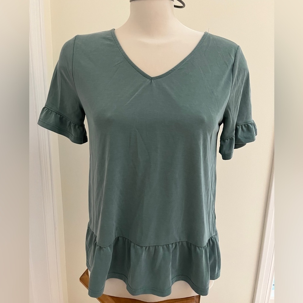 Green Envelope ladies top size small